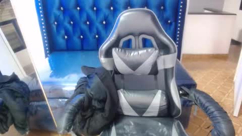 Snapshot of candy_rose_v chatting on February 2026 01:11:02 PM Hi Stream 800am to 200pm online show from February 2026 01:11:02 PM