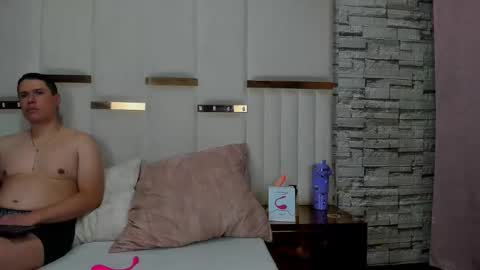 candyandsteven online show from December 2025 02:49:01 AM