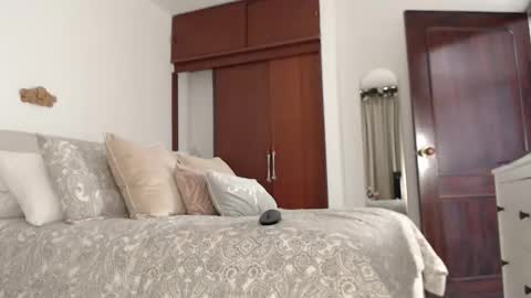 sara ivonne online show from April 2026 05:48:02 PM