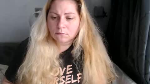 Laura online show from February 2025 10:05:01 AM