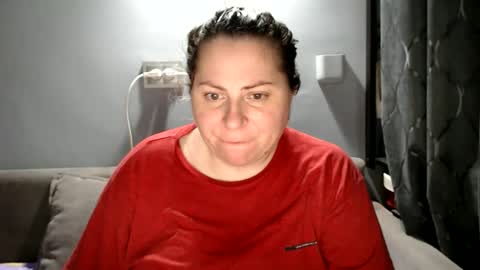 Laura online show from September 2025 06:43:02 PM