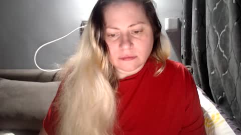 Laura online show from May 2026 07:10:01 PM