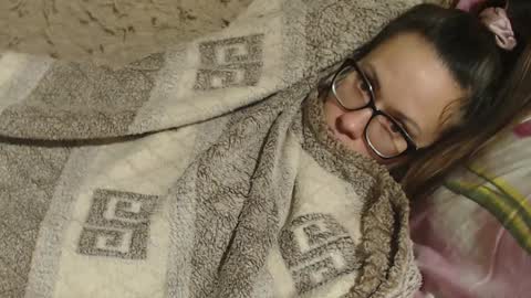 say meow and send tips  online show from December 2024 07:22:01 PM