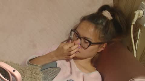 say meow and send tips  online show from October 2025 05:35:02 PM