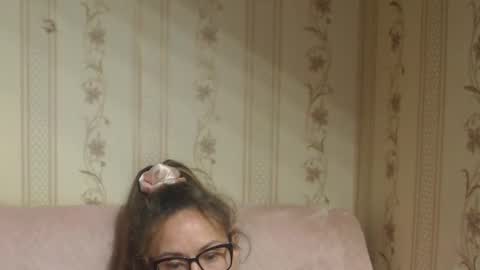 say meow and send tips  online show from October 2025 03:45:02 PM