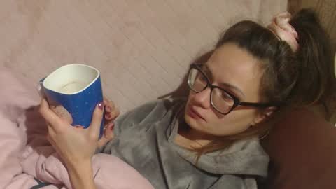 say meow and send tip  online show from November 2025 09:48:01 PM