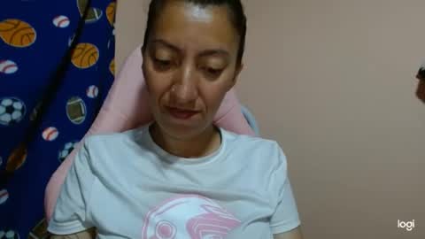 Snapshot of candymilfff chatting on May 2026 01:17:02 PM candymilfff online show from May 2026 01:17:02 PM