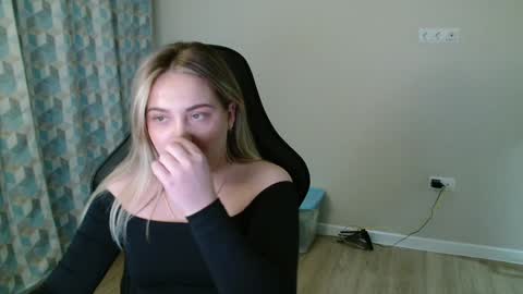 candymini online show from March 2025 02:45:02 PM