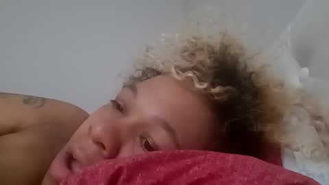 candyredxo2024 online show from September 2025 04:18:01 PM