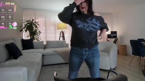 Gabriela K girl online show from September 2025 08:03:01 PM