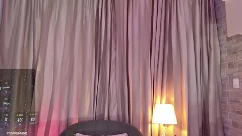 Isabella online show from March 2026 12:20:01 PM