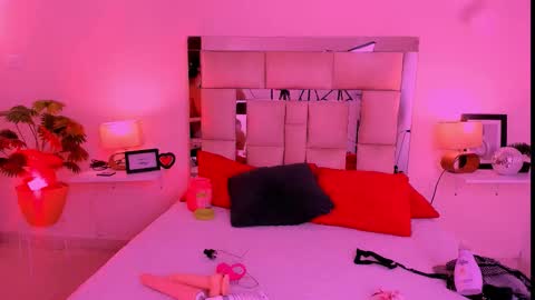 Candy online show from September 2025 07:08:02 PM