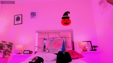 Candy online show from October 2025 07:24:01 PM