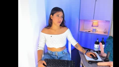  Dulce Maria  online show from September 2025 08:22:01 PM