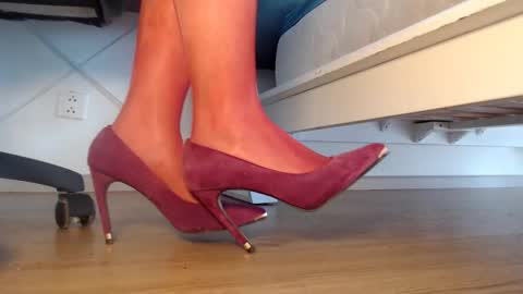 Miss Di online show from September 2025 05:42:01 AM