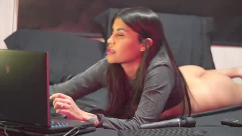 Miyah online show from September 2025 10:55:02 PM