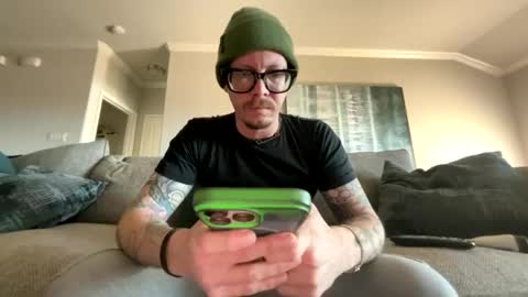 Snapshot of captaincumgun chatting on February 2026 07:51:02 PM Captaincumgun online show from February 2026 07:51:02 PM