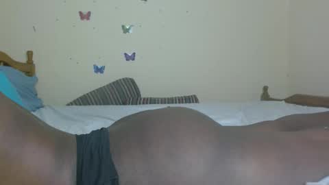 Snapshot of caramelebony_ chatting on February 2025 03:29:02 AM caramelebony_ online show from February 2025 03:29:02 AM