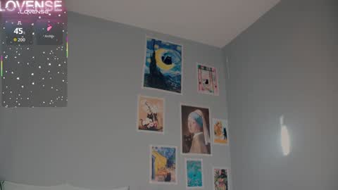 NONA    follow online show from September 2025 04:56:01 AM