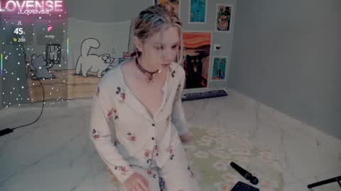 NONA    follow online show from September 2025 05:08:02 AM