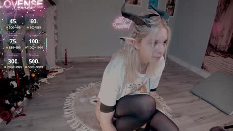 NONA    follow online show from October 2025 05:55:02 AM