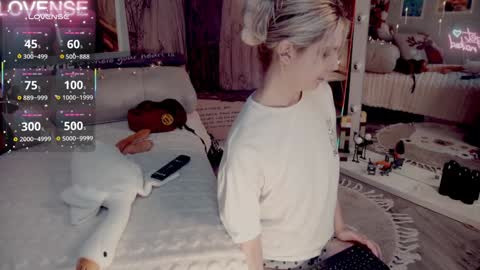 NONA    follow online show from January 2026 05:32:01 AM