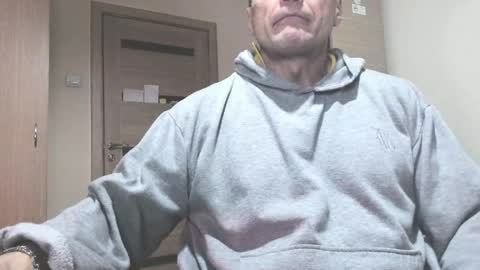 Laz online show from February 2025 10:25:02 PM