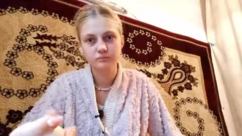 Snapshot of carissaalderson chatting on April 2026 02:57:01 AM Kira online show from April 2026 02:57:01 AM