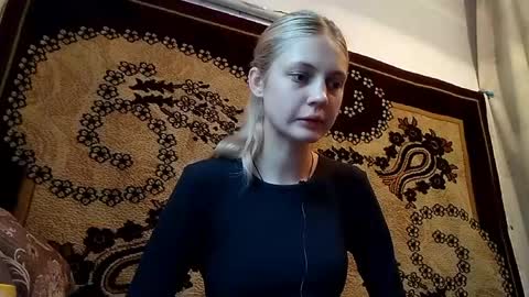 Snapshot of carissaalderson chatting on April 2026 02:27:02 AM Kira online show from April 2026 02:27:02 AM