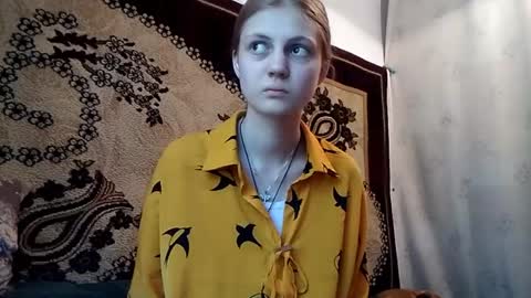 Snapshot of carissaalderson chatting on May 2026 02:53:02 AM Kira online show from May 2026 02:53:02 AM