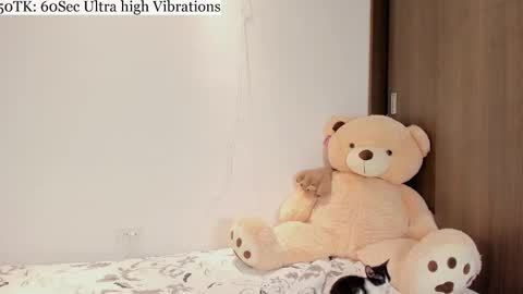 Carla online show from September 2025 02:05:01 AM