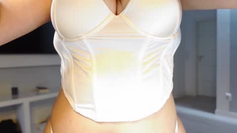 Snapshot of carla_secretary chatting on December 2024 04:40:02 PM carla_secretary online show from December 2024 04:40:02 PM