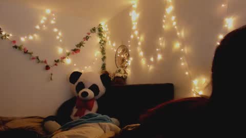 Carla online show from November 2025 12:00:01 AM