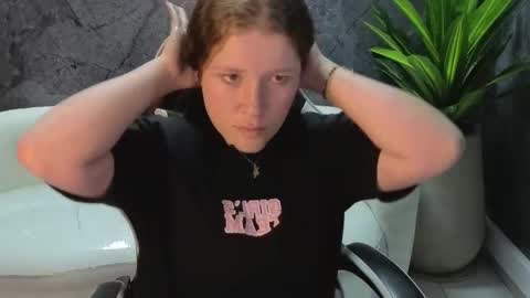 Carla  online show from October 2025 12:31:01 PM