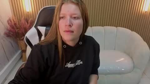 Carla  online show from November 2025 01:10:01 PM