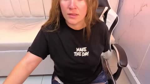 Carla  online show from November 2025 12:55:01 PM