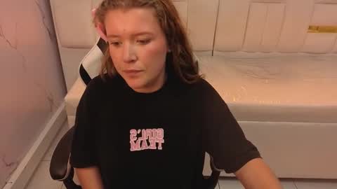 Carla  online show from November 2025 12:54:02 AM