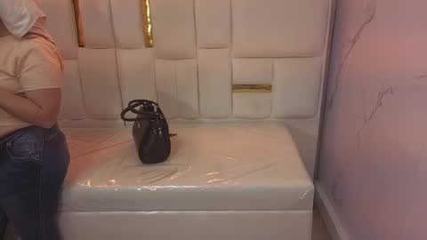 Carla  online show from December 2025 12:43:02 PM