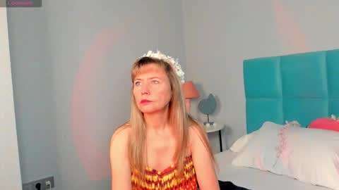 Carla Vogue online show from November 2025 03:38:02 AM