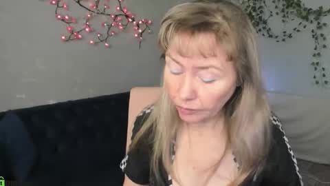 Carla Vogue online show from November 2025 03:06:01 AM