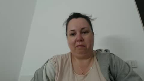 Snapshot of carlaruth chatting on April 2026 03:06:01 AM Carlaruth online show from April 2026 03:06:01 AM