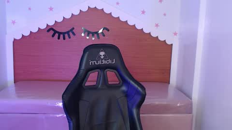 CARLYE   online show from October 2025 03:18:02 AM