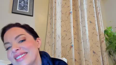 Snapshot of carliescott_meow chatting on January 2025 01:10:01 AM Carlie online show from January 2025 01:10:01 AM