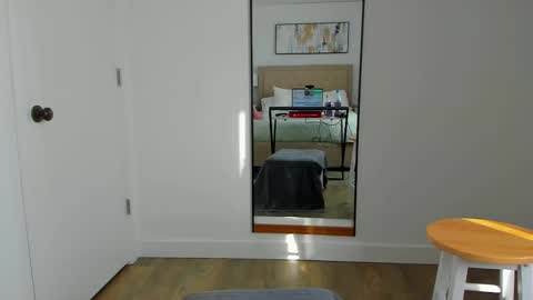 Snapshot of carliescott_meow chatting on March 2025 11:56:02 PM Carlie online show from March 2025 11:56:02 PM