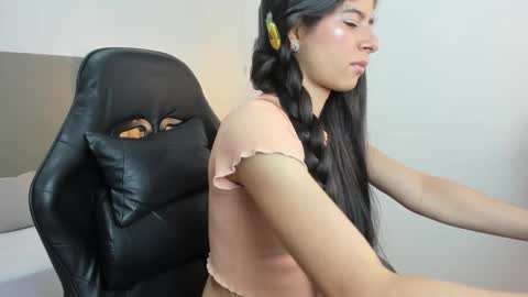 C A R L I N A online show from November 2025 12:26:01 PM