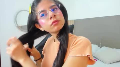 C A R L I N A online show from April 2026 12:27:02 PM