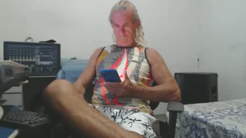 Snapshot of carlos2557 chatting on February 2026 10:27:01 PM carlos online show from February 2026 10:27:01 PM