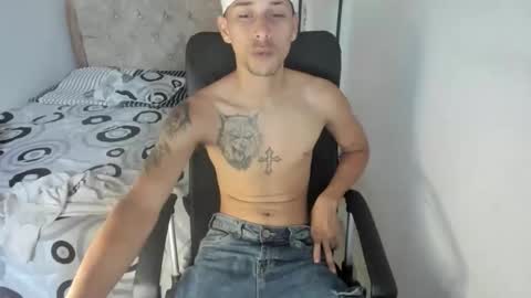 carlossmi01 online show from October 2025 01:39:02 PM