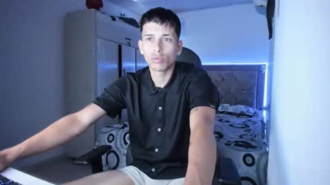 Snapshot of carlossmi01 chatting on April 2026 12:09:02 PM carlossmi01 online show from April 2026 12:09:02 PM
