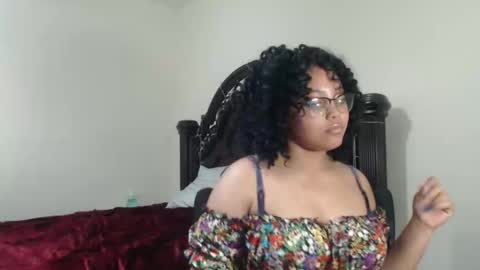 CARAMEL xoxo online show from November 2025 12:42:01 AM